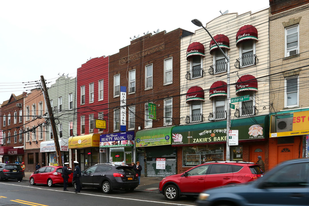 2923 Astoria Blvd in Astoria, NY - Foto de edificio