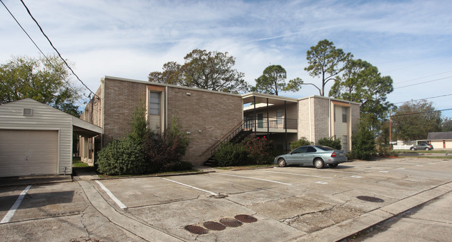 2317 W Metairie Ave in Kenner, LA - Foto de edificio - Building Photo