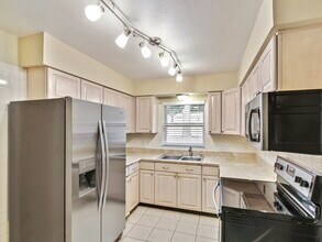 175 Exeter Ave in Longwood, FL - Building Photo - Building Photo