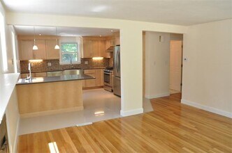 15 Rockland St in Newton, MA - Building Photo - Building Photo