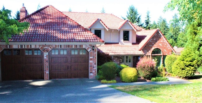 321 Keach Ct in Steilacoom, WA - Building Photo - Building Photo