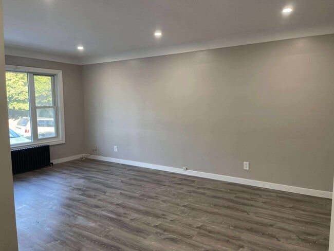 property at 6 Glen Rd