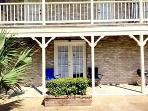 209 Pine St, Unit 4 in Metairie, LA - Building Photo - Building Photo