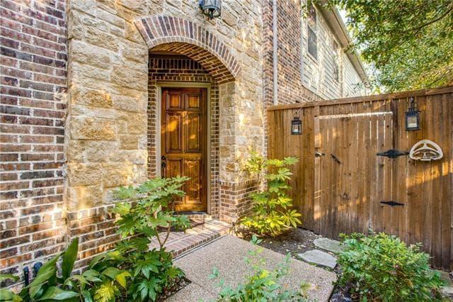 property at 5557 Martel Ave