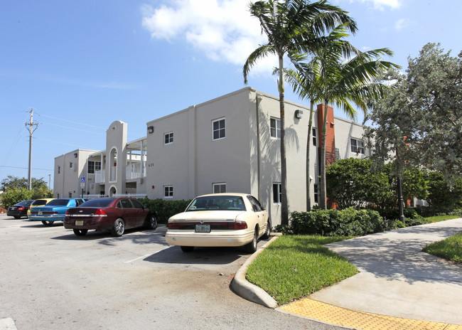 Northwest Gardens in Fort Lauderdale, FL - Building Photo - Building Photo