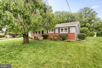 426 Linden St in Mechanicsburg, PA - Building Photo - Building Photo