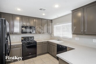 6235 Lone Cypress Ct in Las Vegas, NV - Building Photo - Building Photo