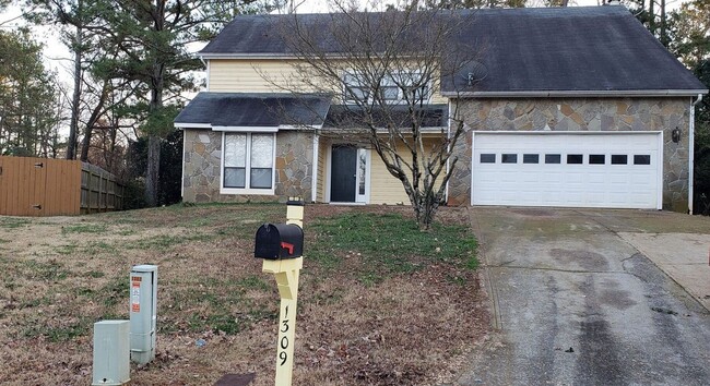 1309 Realm Ln in Lawrenceville, GA - Building Photo - Building Photo