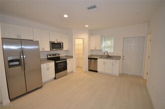 3306 Bassie Ct in Ft. Myers, FL - Building Photo - Building Photo