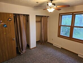 533 Lakeshore Ct in Weyauwega, WI - Building Photo - Building Photo