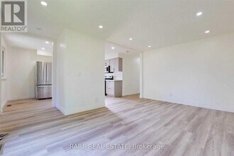 346 Conant St in Oshawa, ON - Building Photo - Building Photo