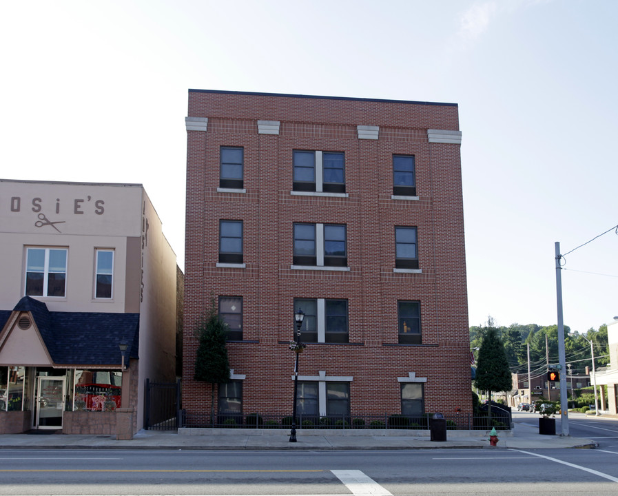 Russell Tower in Lafollette, TN - Building Photo