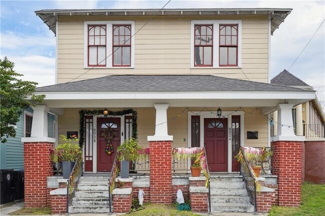 property at 802 Taft Pl