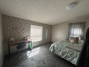 6263 5th Ave in Kent, OH - Building Photo - Building Photo