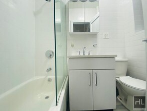 WEST 72 STREET in New York, NY - Building Photo - Building Photo