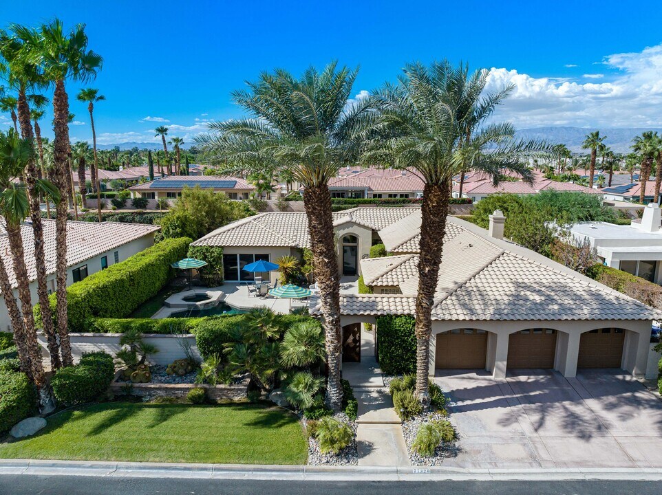 77320 Black Mountain Trail in Indian Wells, CA - Foto de edificio