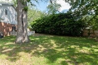 1302 Kienast Dr photo'