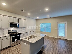 222 N Fortune Way in Dallas, GA - Building Photo - Building Photo