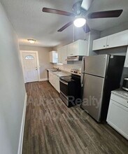 1158 E 75th Terrace in Kansas City, MO - Building Photo - Building Photo