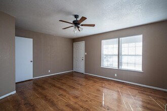 307 W 8th St in Del Rio, TX - Building Photo - Building Photo