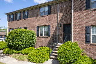 EAGLE CREEK TOWNHOMES in Lexington, KY - Building Photo - Building Photo