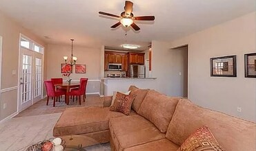 310 Primrose Ln, Unit Willow Point in Chesapeake, VA - Foto de edificio - Building Photo