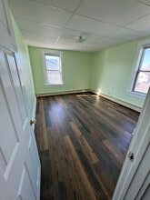 518 Privilege St, Unit APT #3 in Woonsocket, RI - Building Photo - Building Photo