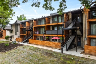 Briar Hill in Kansas City, MO - Foto de edificio - Building Photo