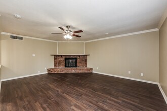 404 Woodcrest Way in Forney, TX - Foto de edificio - Building Photo