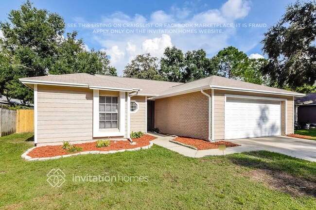 1640 Spinning Wheel Dr in Lutz, FL - Building Photo - Building Photo