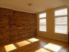 1318 N Wood St, Unit 1318-A in Chicago, IL - Building Photo - Building Photo