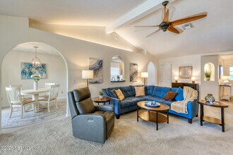 7596 Fawn Lake Dr N in Jacksonville, FL - Building Photo - Building Photo