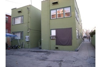 908 S Berendo St in Los Angeles, CA - Foto de edificio - Building Photo