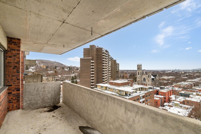 165 Chem. de la Côte-Sainte-Catherine in Outremont, QC - Building Photo - Building Photo