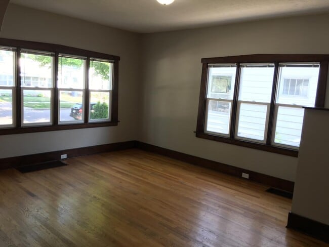 253 Valley Ave SW in Grand Rapids, MI - Building Photo - Building Photo