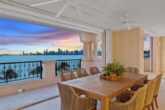 5242 Fisher Island Dr in Miami Beach, FL - Building Photo - Building Photo