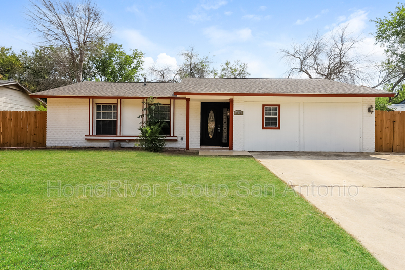 6814 Spring Garden St in San Antonio, TX - Building Photo