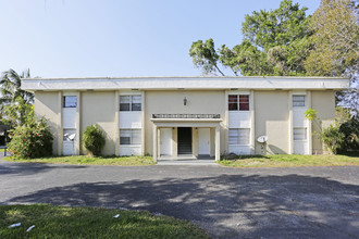 2837 Jackson St in Ft. Myers, FL - Foto de edificio - Building Photo