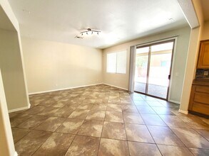 1053 Via Canale Dr in Henderson, NV - Building Photo - Building Photo