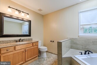 3180 Rivanna Ct in Woodbridge, VA - Foto de edificio - Building Photo