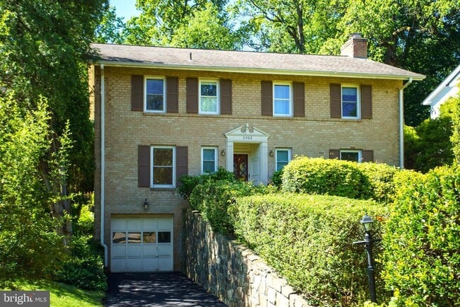 5908 Walhonding Rd in Bethesda, MD - Building Photo - Building Photo