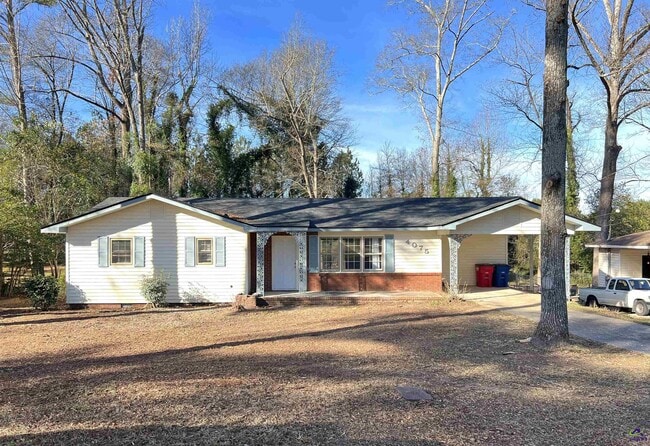 property at 4075 Meadowbrook Dr
