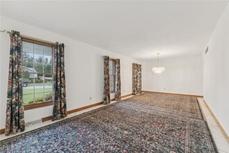 276 S Bayshore Dr in Columbiana, OH - Building Photo - Building Photo