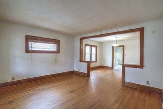 525 E Eckman St in South Bend, IN - Building Photo - Building Photo