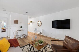 1048 NE 13th Ave in Fort Lauderdale, FL - Building Photo - Building Photo
