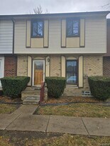 8410 Hickory Dr in Sterling Heights, MI - Building Photo