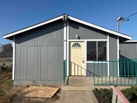 12778 Hanford Armona Rd in Hanford, CA - Building Photo