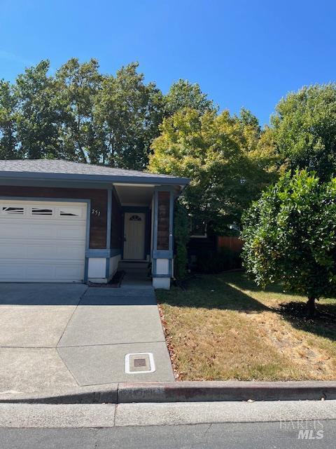 property at 251 Hummingbird Ct