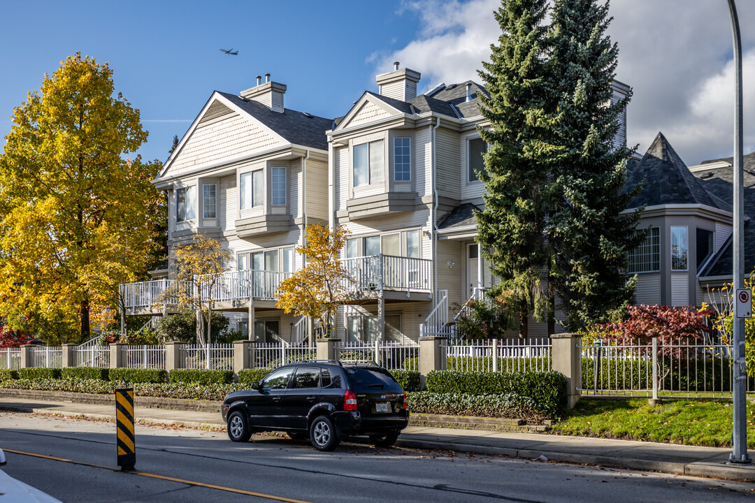 Capistrano in Richmond, BC - Building Photo