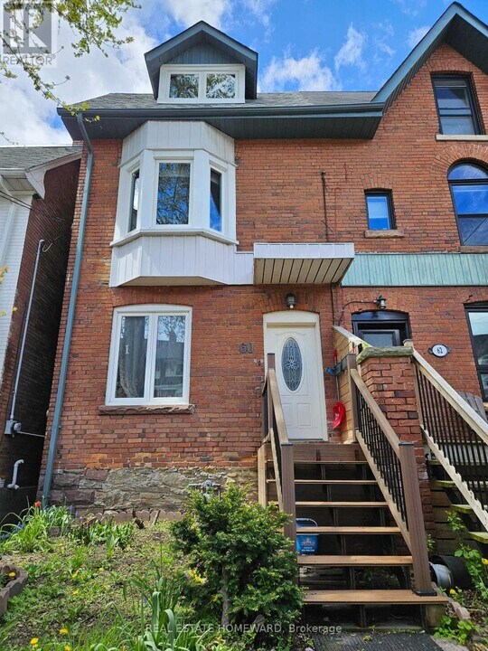60 Hamilton St in Toronto, ON - Building Photo